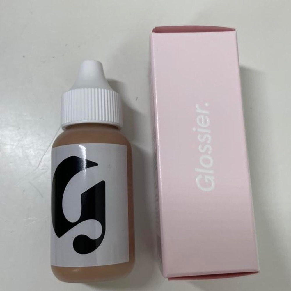 glossier skin tint G8